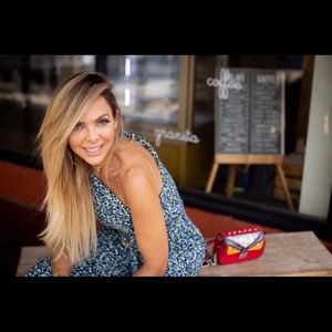 Meet your Posher, Alexia